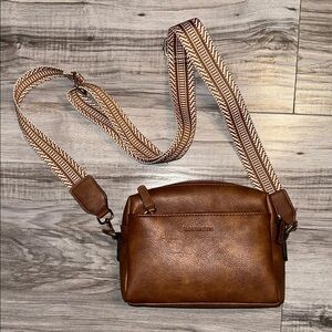 3/$25 ITEM - BOSTANTEN Crossbody